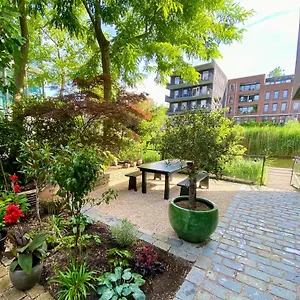 https://de-groene-tunnel.amsterdamhotelsnl.com